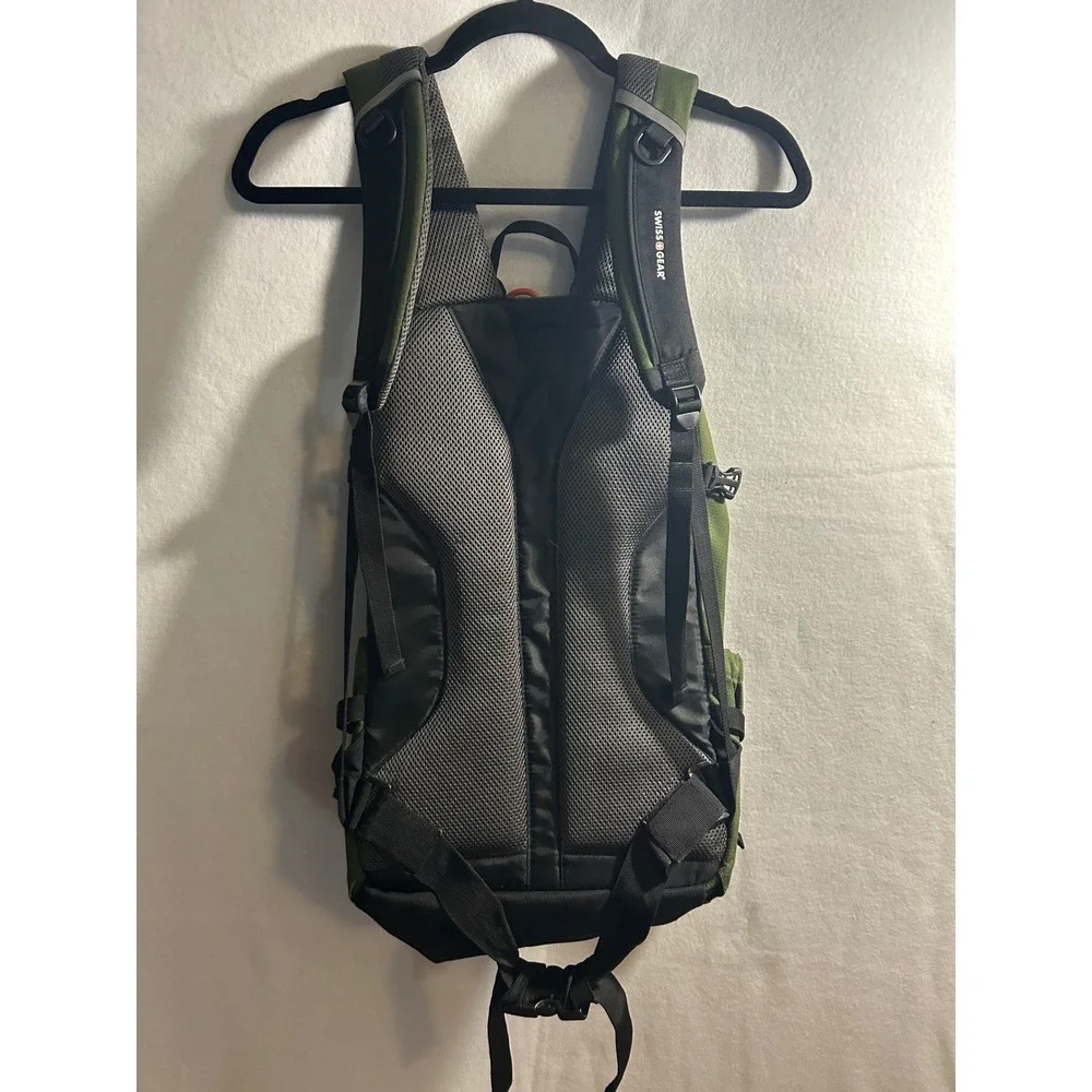 SwissGear Hiking Backpack Green Ripstop Daypack Outdoor Travel Bag Mens